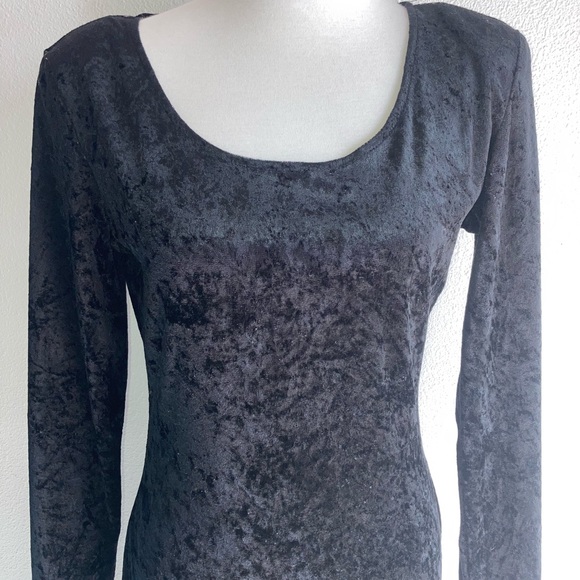 All That Jazz Velvet Dress - Picture 2 of 6